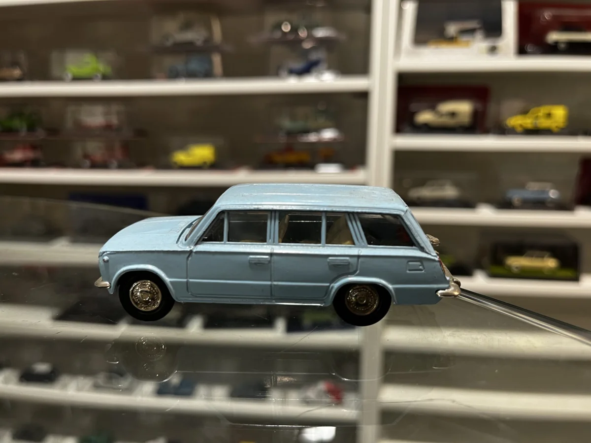 Lada Vaz 2102 Bleue 1/43 sans boite - Vins Rouges Harmonieux pour Chaque Occasion Secret