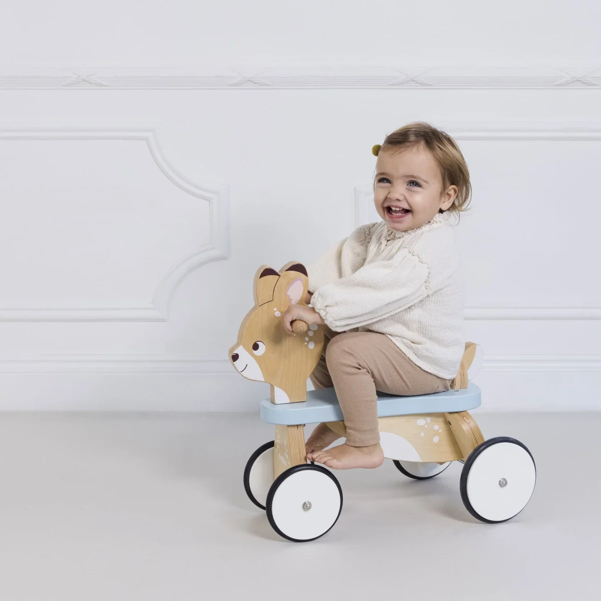 PORTEUR EN BOIS PETIT FAON - Boutique Maman & Bébé – Produits Essentiels au Roche Quotidien