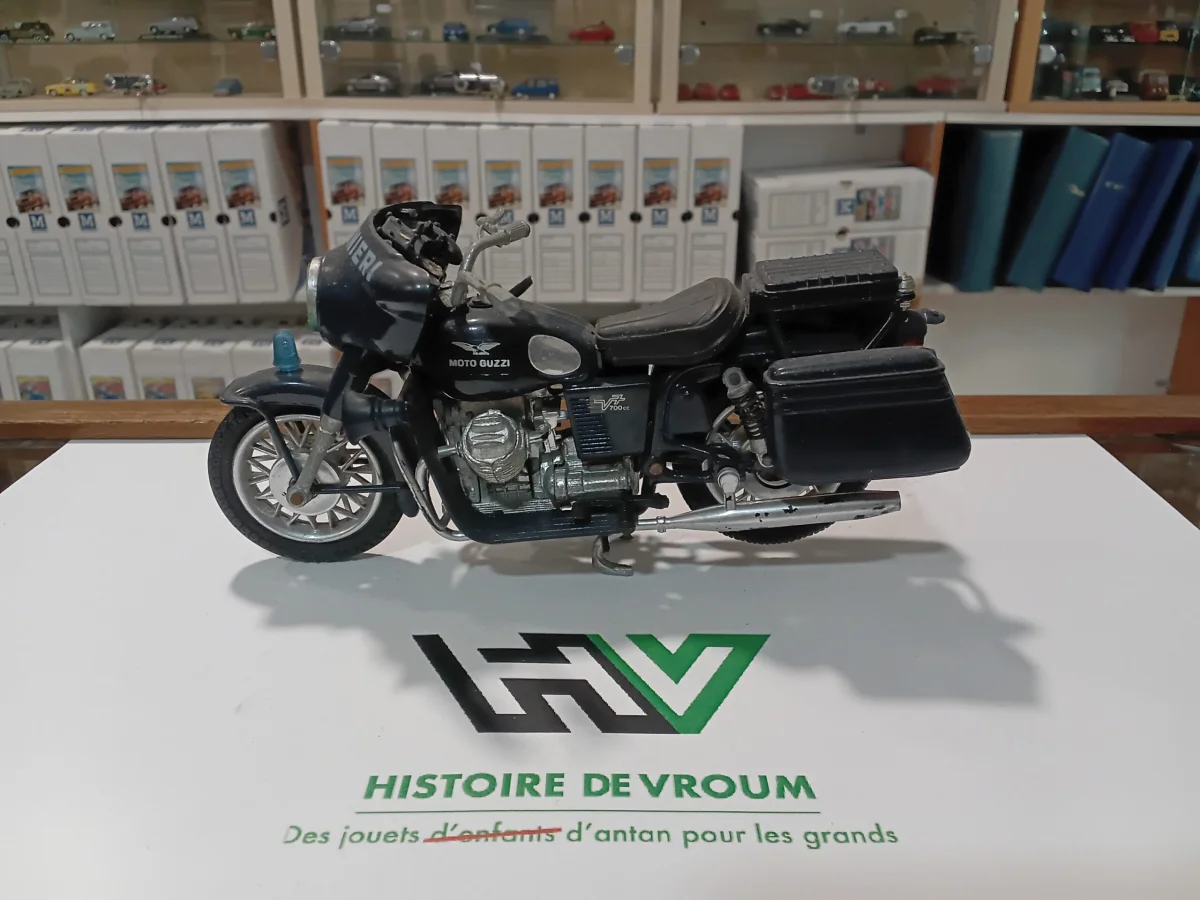 Moto Guzzi V7 700cc Carabinieri 1/15 Polistil - Vins Rouges Harmonieux pour Foire Chaque Occasion