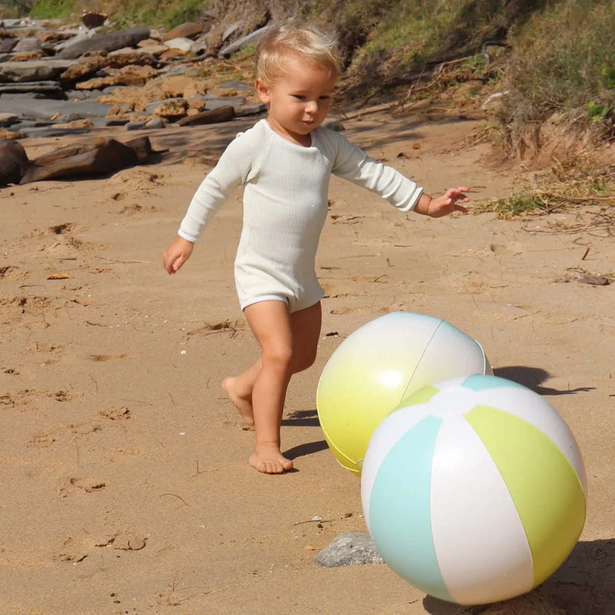 ENSEMBLE BALLONS PLAGE GONFLABLES SALTY REQUIN Boutique Maman Bébé Produits Essentiels Quotidien