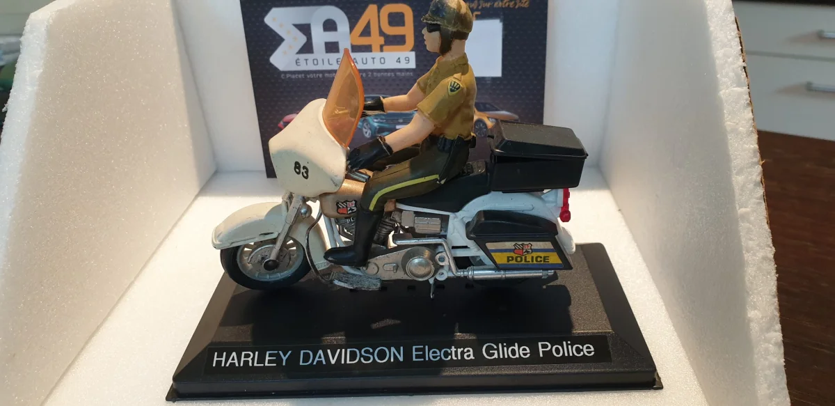 Harley Davidson Electra Glide 1/18 Vins Rouges Harmonieux Occasion