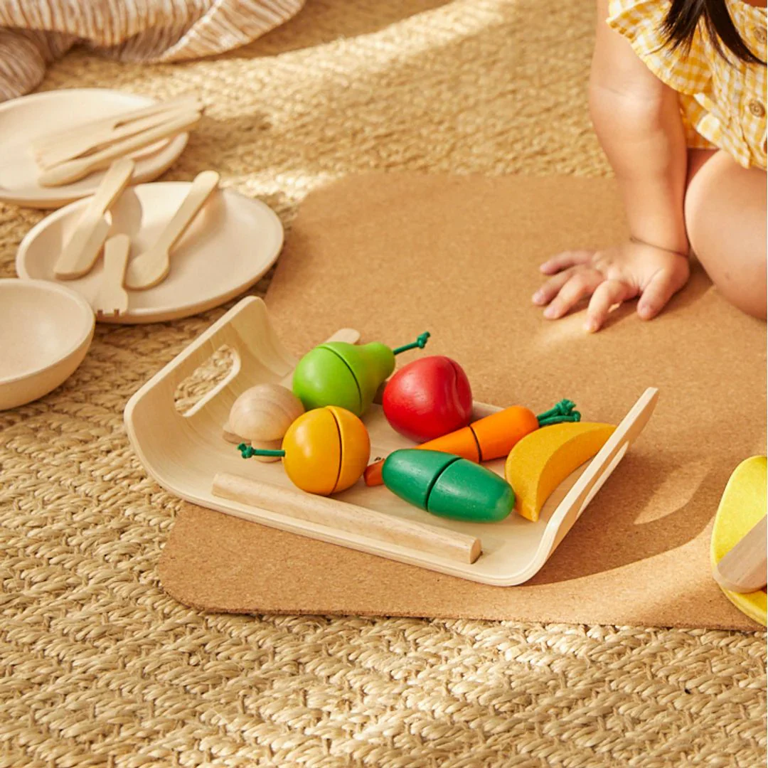 LÉGUMES ET FRUITS À COUPER AVEC PLATEAU EN BOIS CLÉMENT - Boutique Maman & Bébé – Produits Essentiels au Quotidien