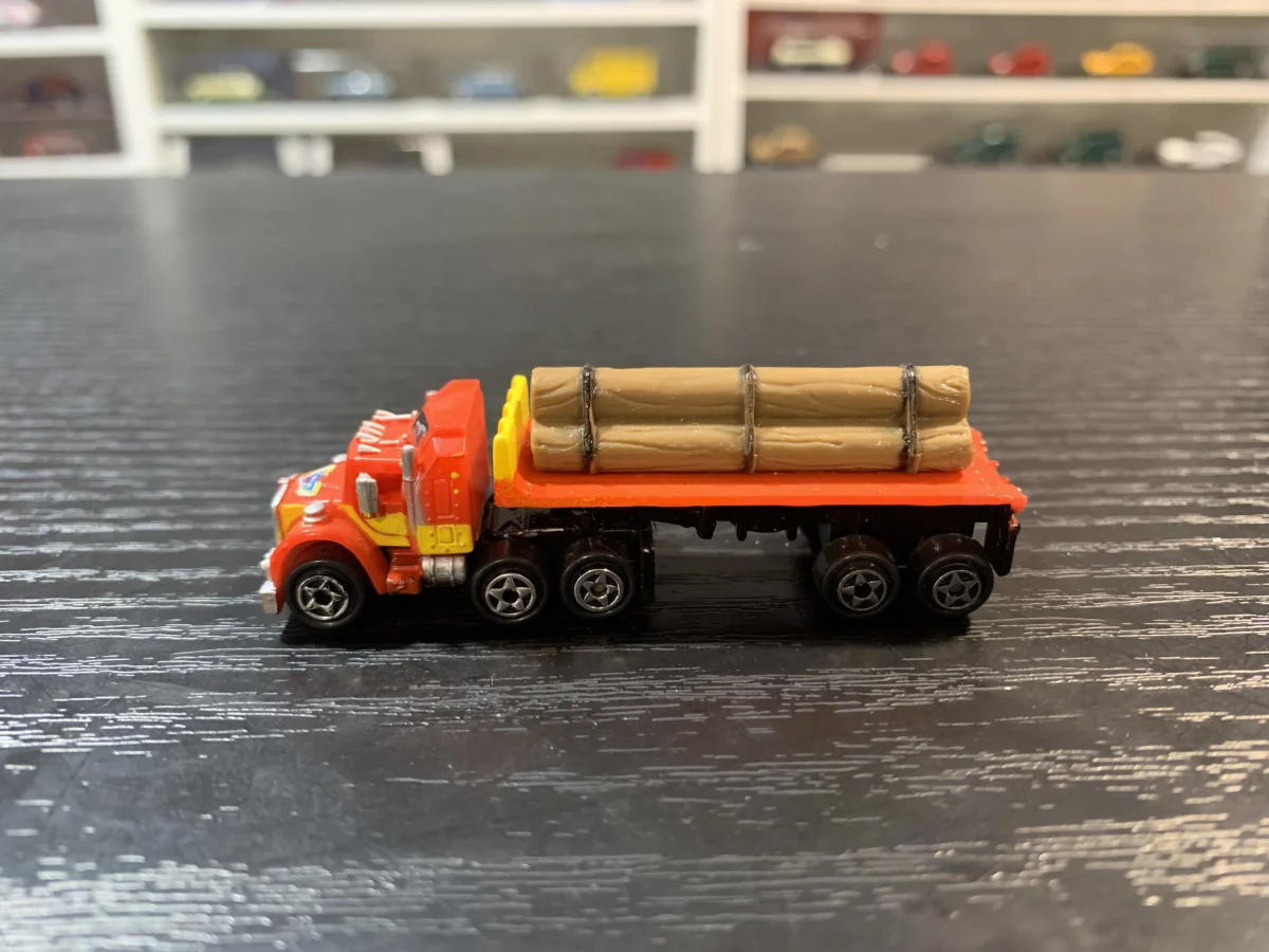 Micro Machines Camion de transport bois - Vins Rouges Harmonieux pour Chaque Occasion - Remorque forestière