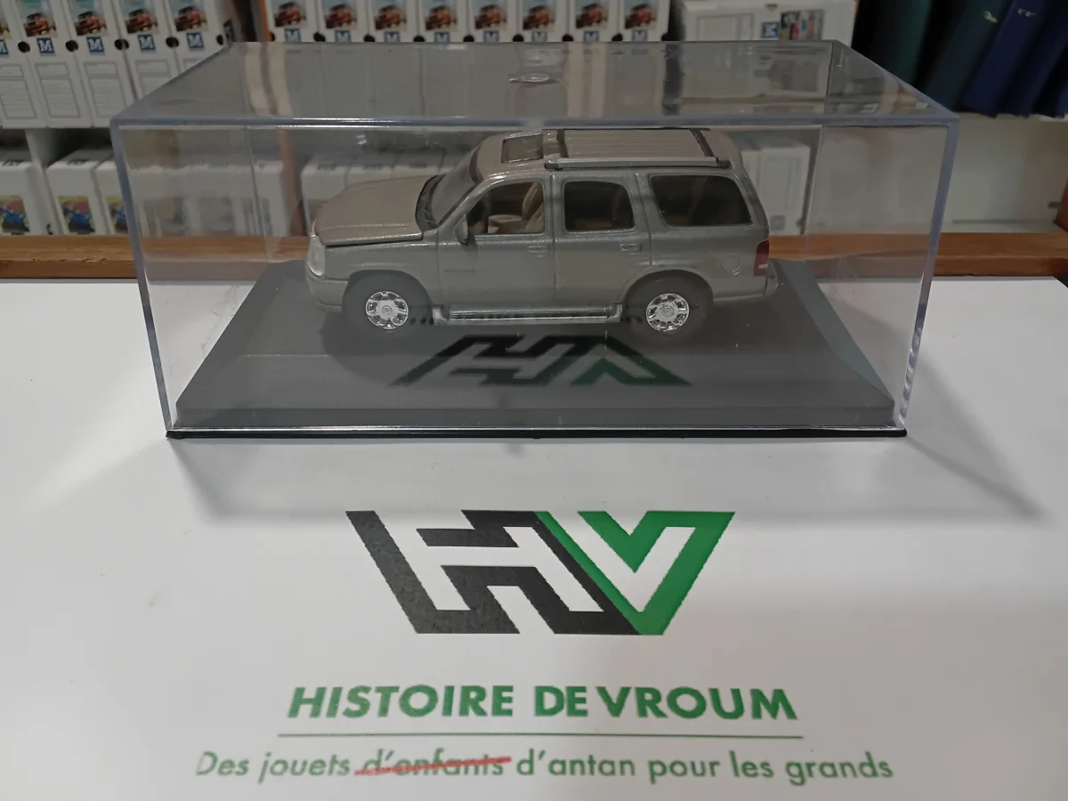 Cadillac Escalade 2002 Anson Del Prado 1/43 - Vins Rouges Harmonieux pour Chaque Occasion - voiture escalade cadillac escalade 1/43 vin occasion