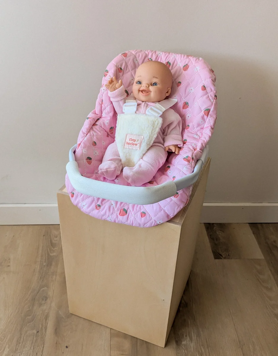 Coquille Rossy pour poupée - fraises - Tiny Harlow - Boutique Maman & Bébé – Produits Essentiels au Quotidien
