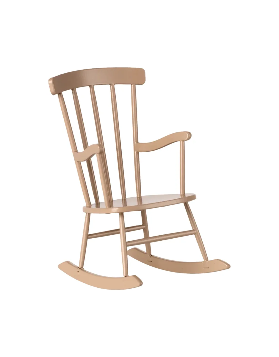 Chaise berçante miniature - Sable foncé - Maileg - Boutique Maman & Bébé – Produits Essentiels au Quotidien Chaises bébé - chaises bébé d'extérieur - chaises bébé de camping – IZIMINI