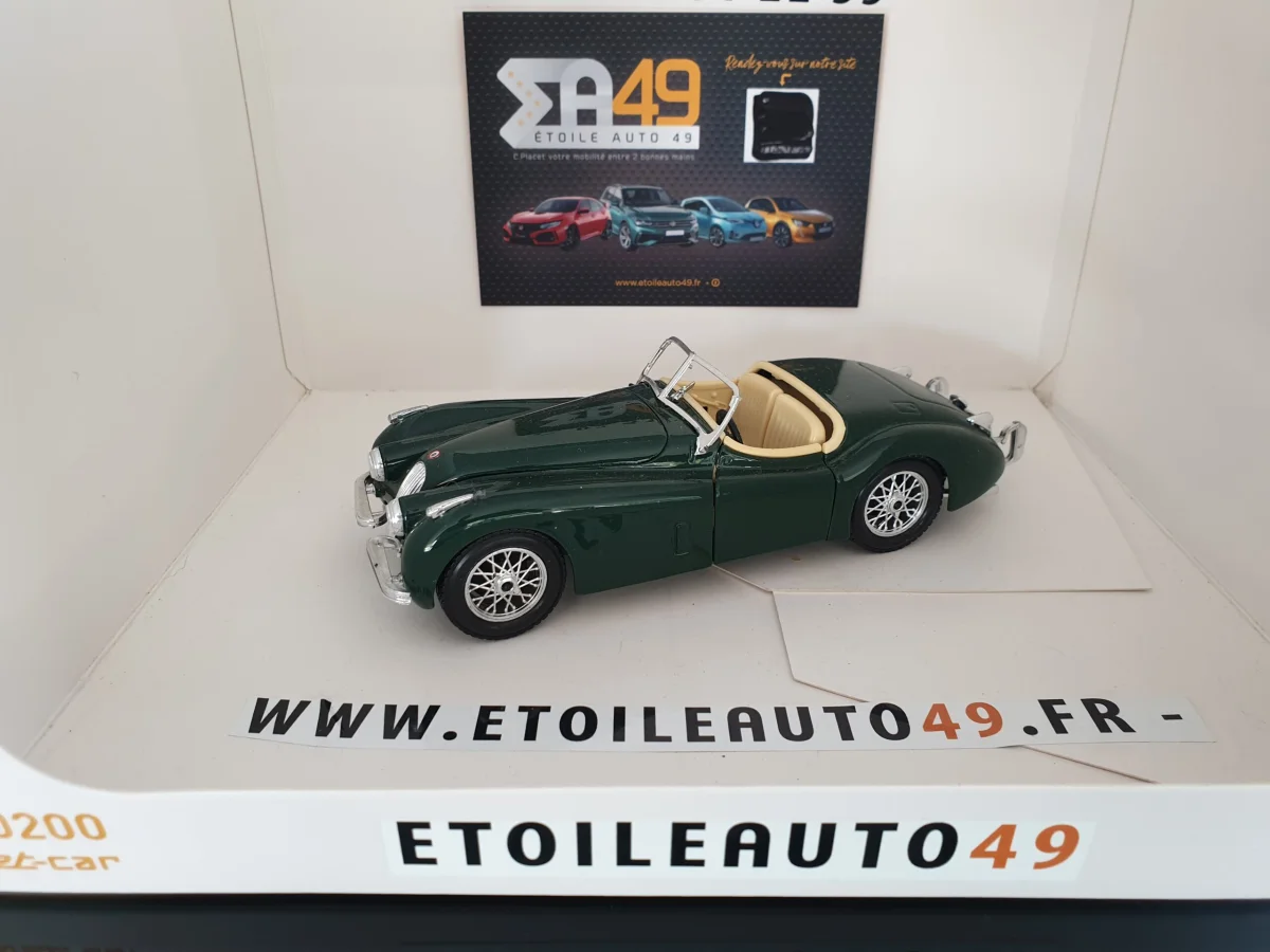 Jaguar XK120 1/24 Burago - Vins Rouges Harmonieux pour Chaque Occasion JAGUAR Xf X250 R 2010 occasion Mamer (8249) | Carjager