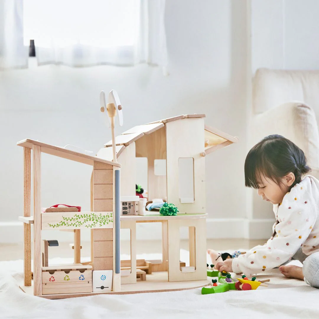 MAISON DE POUPÉES ÉCOLOGIQUE EN BOIS MEUBLÉE - Boutique Maman & Bébé – Produits Essentiels au Quotidien Coffret bébé et accessoires - La Grande Récré