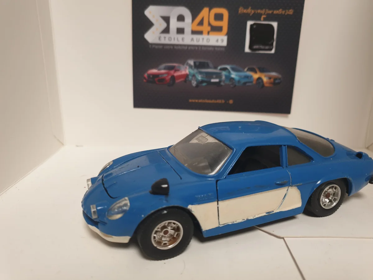 Lot de 2 Alpine A110 à restaurer Prix 1/24 - Vins Rouges Harmonieux pour Chaque Occasion