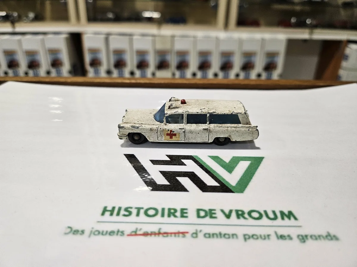 Matchbox Lesney Nº 54 – S&S Cadillac Ambulance – Vintage 1963 – Made in England 1/80 (1) - Vins Rouges Harmonieux pour Chaque Occasion Gisèle Taxi Ambulance - Taxi, 3 che Notre Dame d'Alem, 82100 Castelsarrasin  (France) - Adresse, Horaire