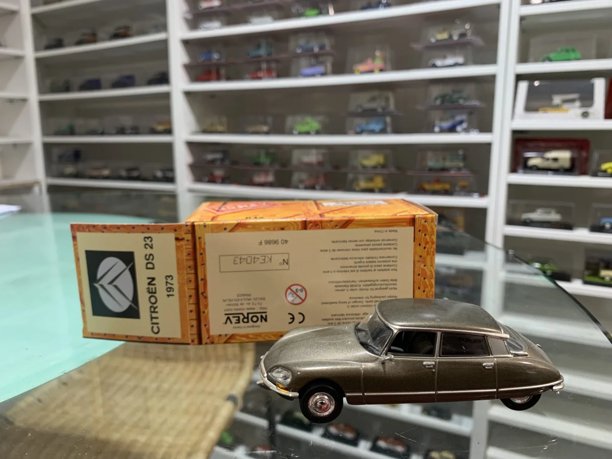 Citroen marron Norev 1/43 Vins Rouges Harmonieux Occasion