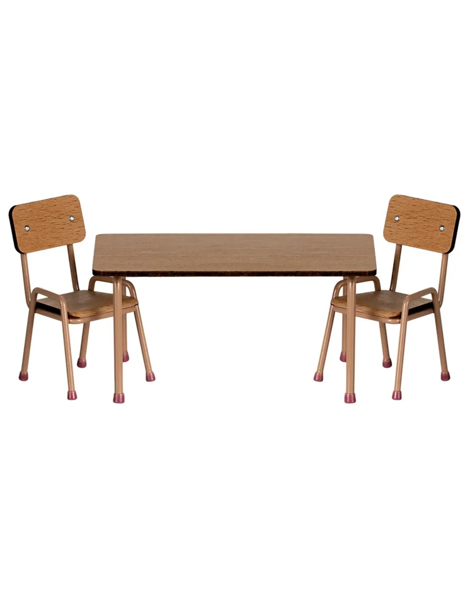 Table à diner avec deux chaises pour souris - Maileg - Boutique Maman & Bébé – Produits Essentiels au CHAISES Quotidien