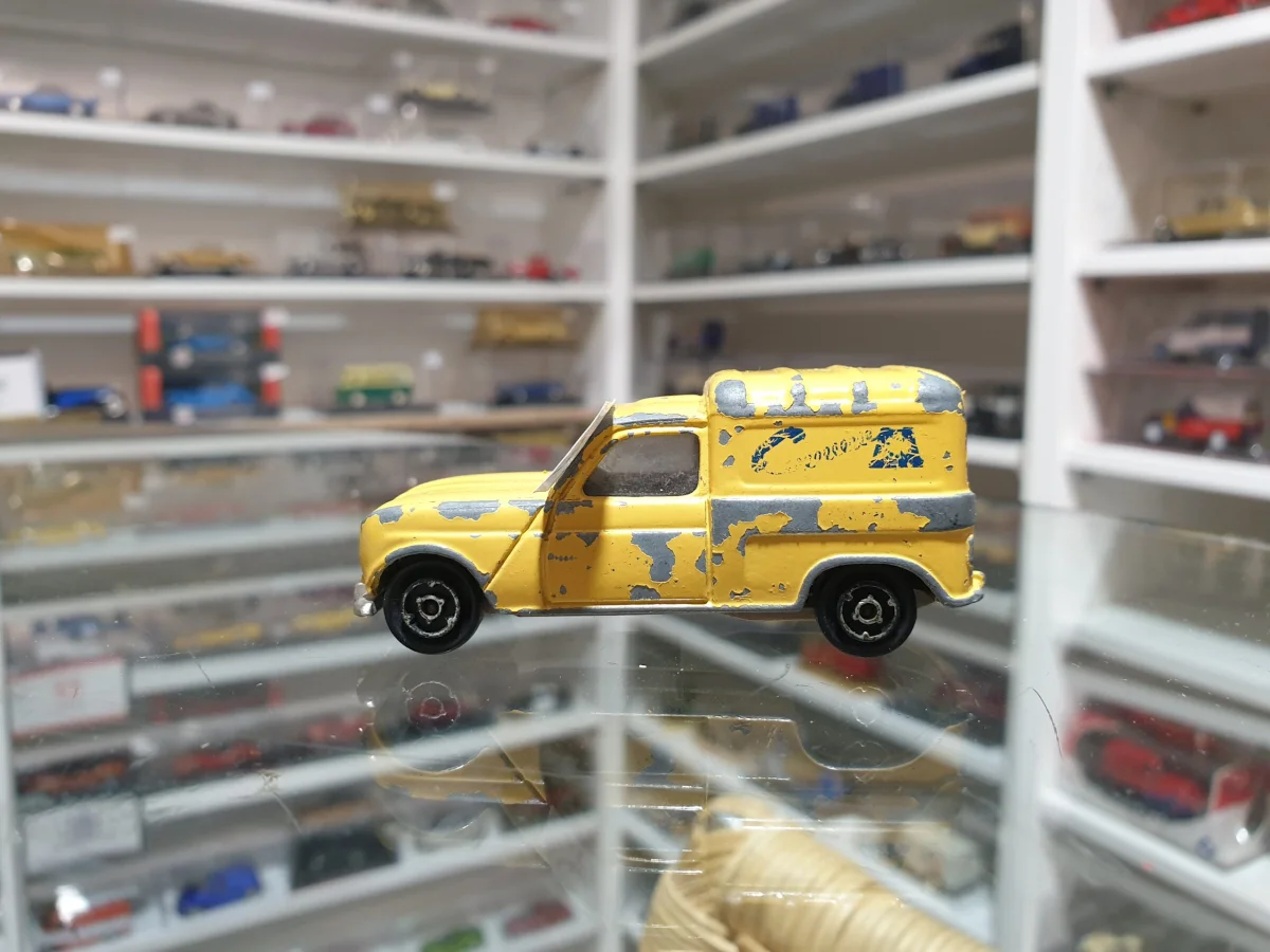 Majorette Renault 1/55 Vins Rouges Harmonieux Occasion