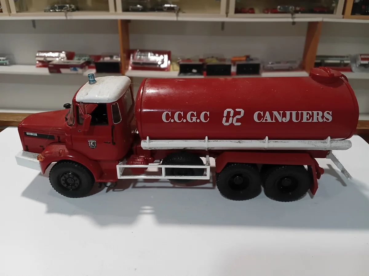 Renault GBH Fire 1/43 IXO CCGC Canjuers K8 Vins Rouges Harmonieux Occasion