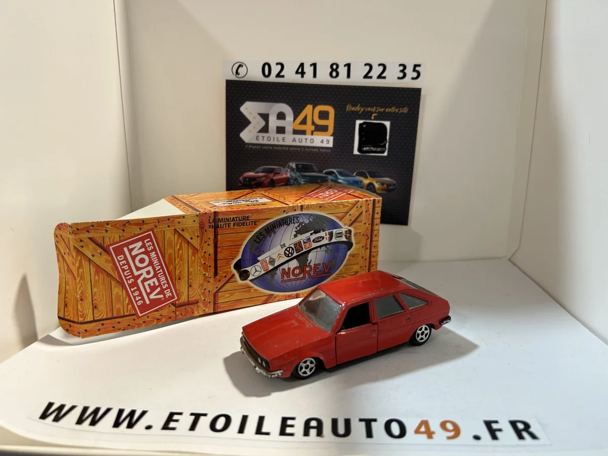 Renault 30 TS Norev 1/43 - Vins Rouges Harmonieux pour Chaque Occasion Voiture miniature 1 43 d'occasion - Collection - leboncoin