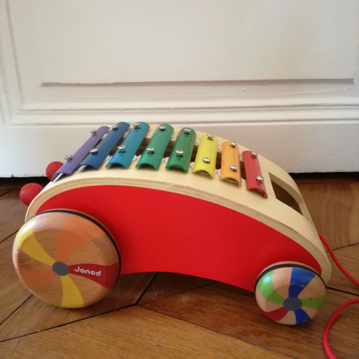 Xylophone Roller Rouge Tatoo en bois Janod - Saldi Straordinari – Offerte Speciali Disponibili Adesso corde