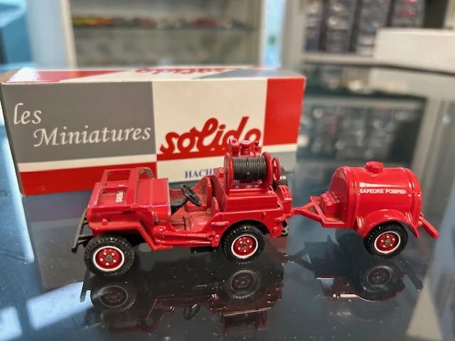 Jeep Willis Pompier remorque Solido 1/43 Vins Rouges Harmonieux Occasion