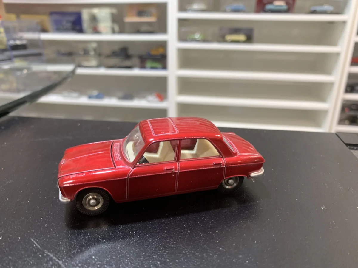 Peugeot 204 Dinky Toys Atlas Mattel 1/43 - Vins Rouges Harmonieux pour Chaque Occasion - renault dauphine dinky vin occasion
