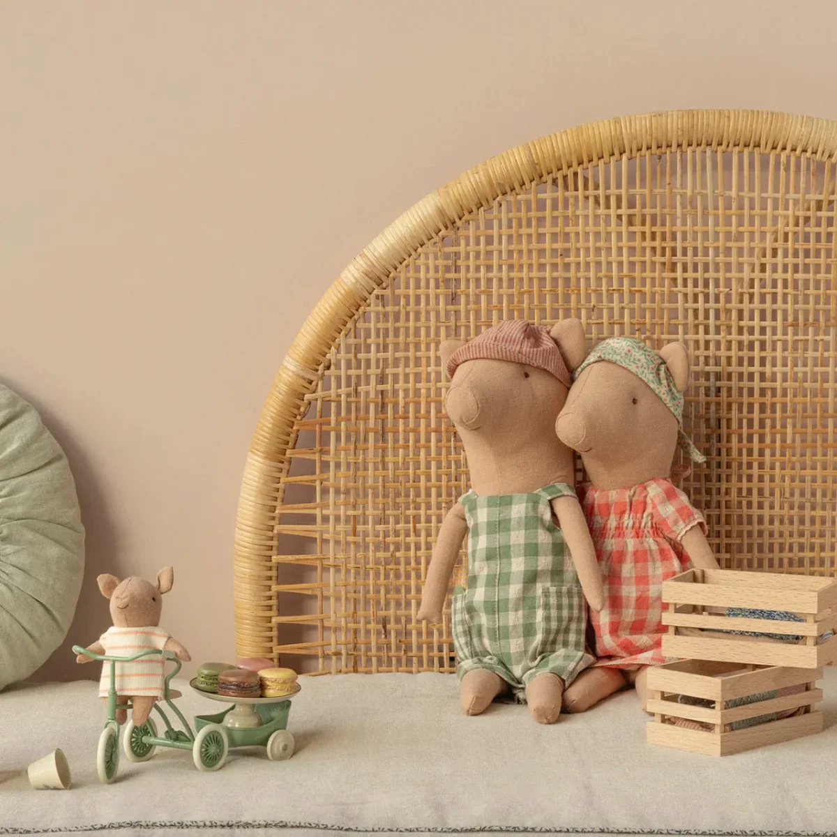 PELUCHE COCHON GARÇON - Boutique Maman & Bébé – Produits Essentiels au Quotidien - Peluche dragon
