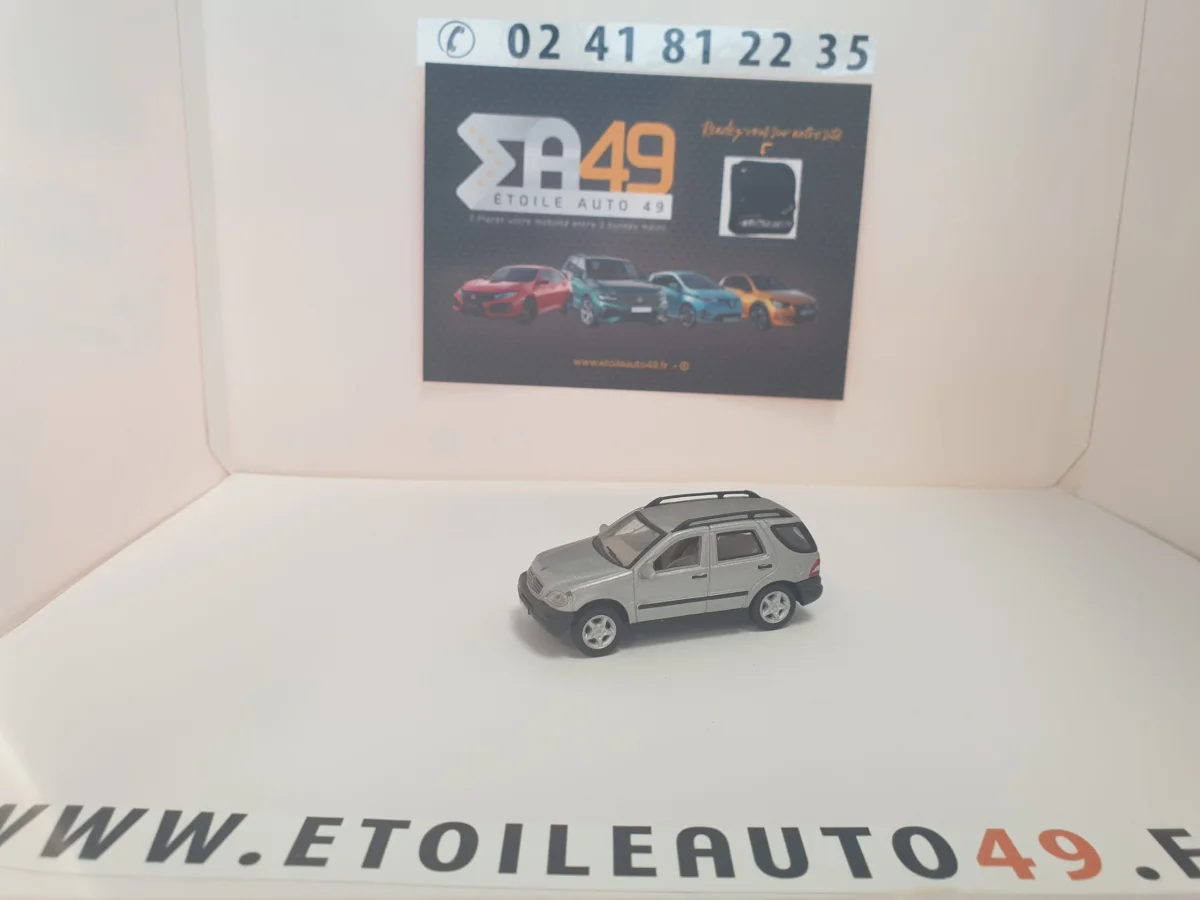 Mercedes ML Gris 1/87 - Vins Rouges Harmonieux pour Chaque Occasion - {'count': 1, 'name': 'Brillant'}
