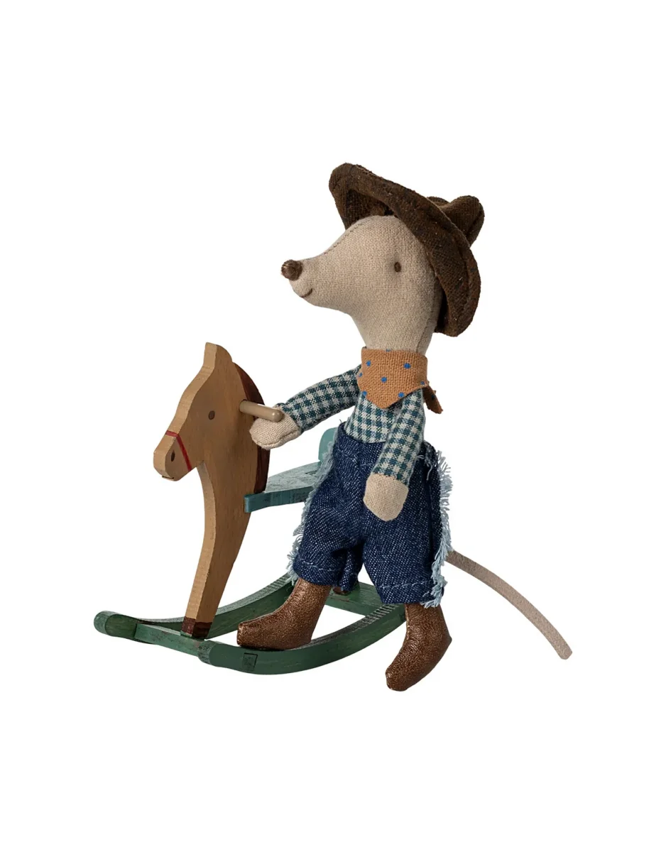 Petit frère souris cowboy Sonore sur son cheval à bascule - Maileg - Boutique Maman & Bébé – Produits Essentiels au Quotidien