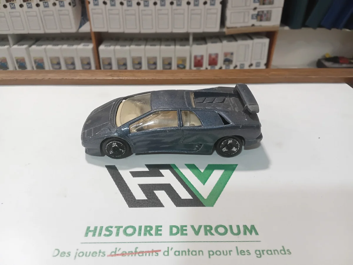 Lamborghini Diablo Grise Bburago Tonneau 1/43 - Vins Rouges Harmonieux pour Chaque Occasion
