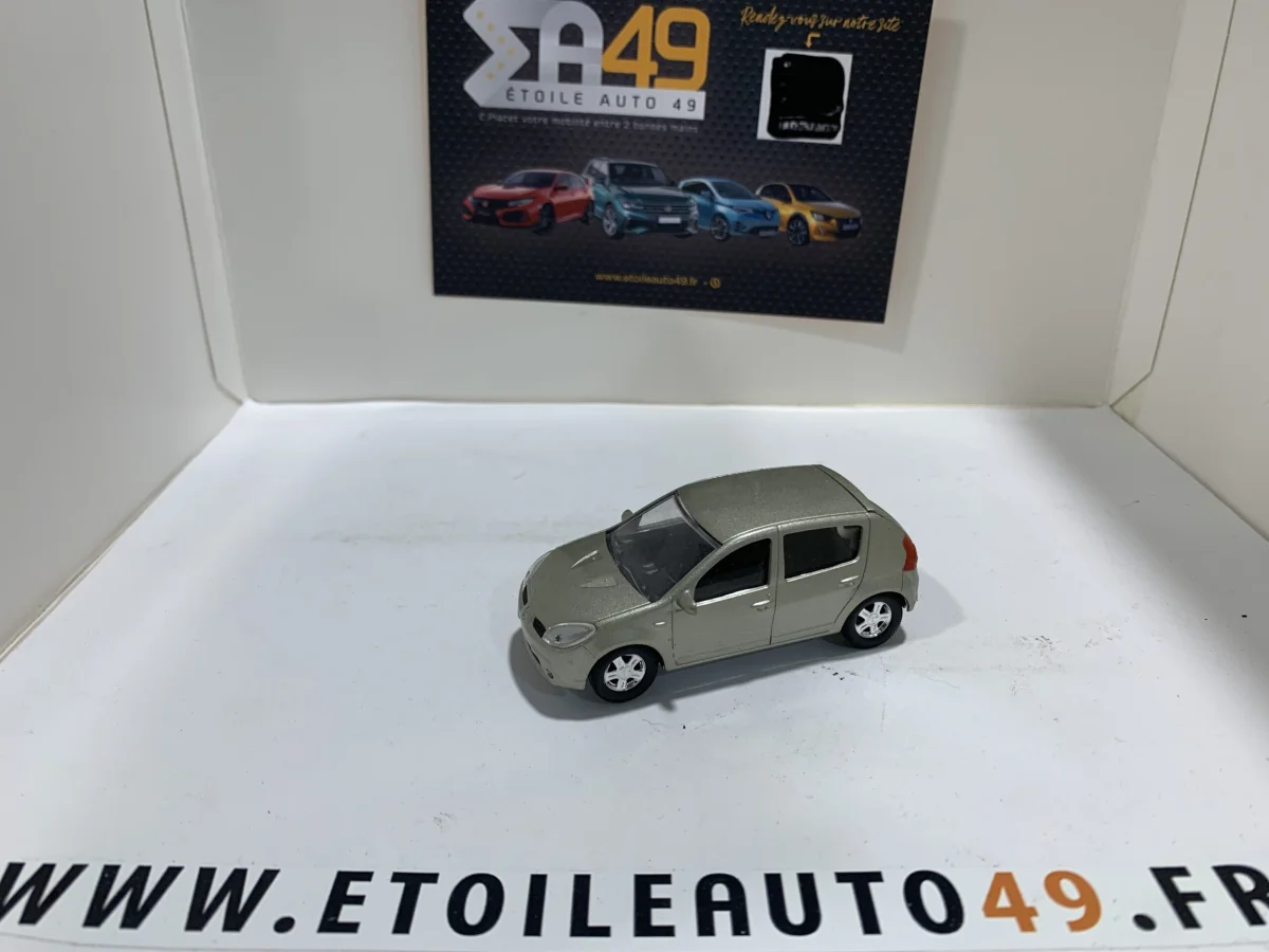 Renault Sandero 2008 1/64 - frenchwine Vins Rouges Harmonieux pour Chaque Occasion