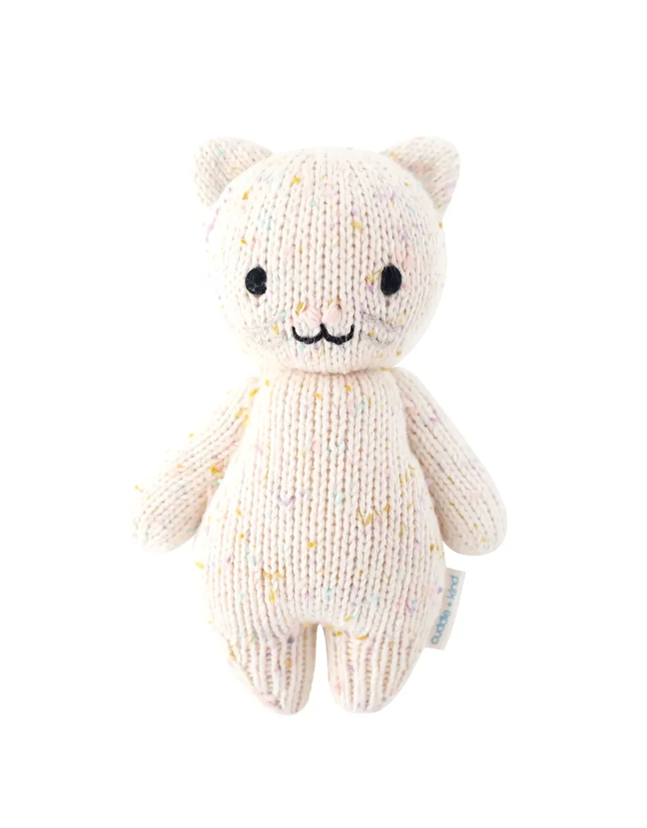 Peluche - Bébé Chat 7"- Cuddle + kind - Boutique Maman & Bébé – Produits Essentiels au Quotidien - Peluche interactif