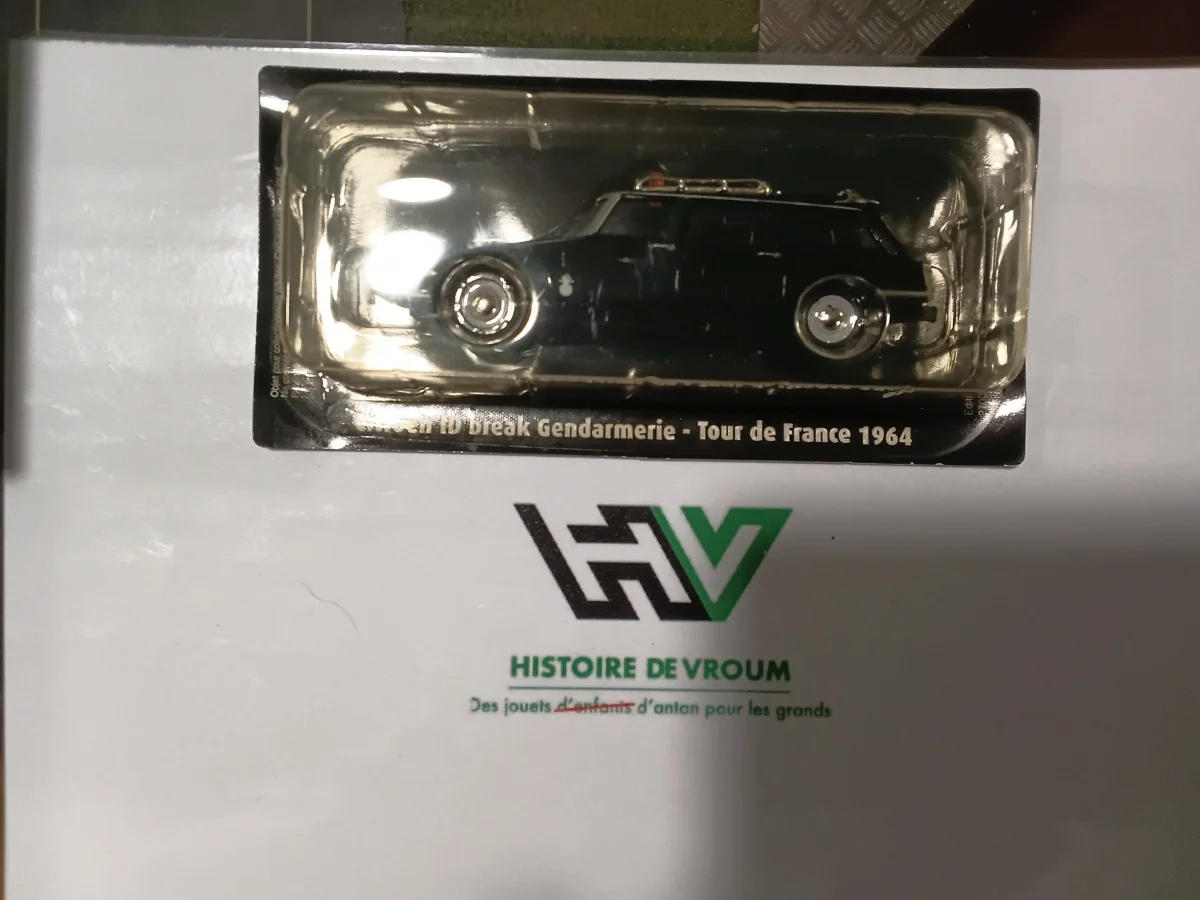 Citroën ID Break break Gendarmerie – Tour de France 1964 Norev 1/43 - Vins Rouges Harmonieux pour Chaque Occasion