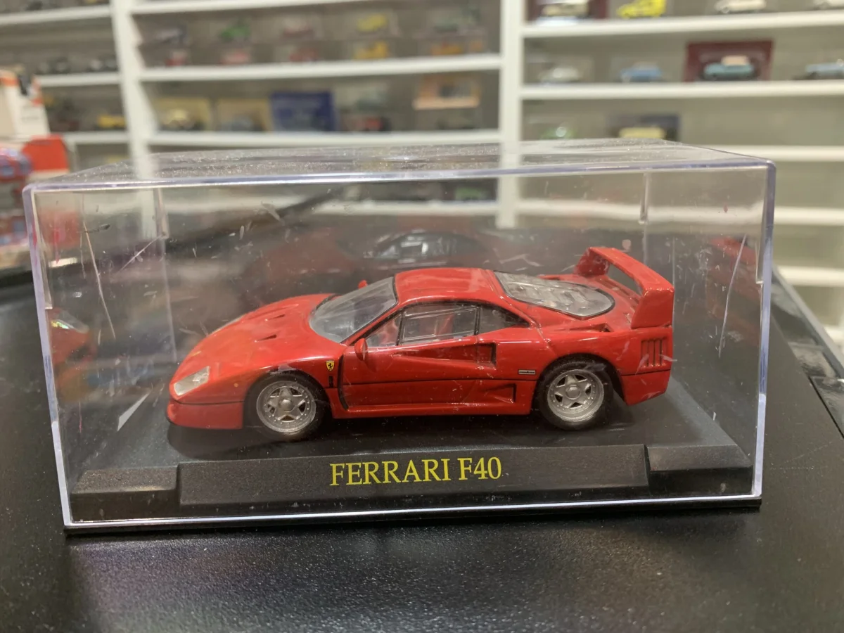 Ferrari F40 - Vins Rouges Harmonieux pour Chaque Occasion Moteur essence Bmw 1 (F40) 118 i (2019) 5 portes occasion