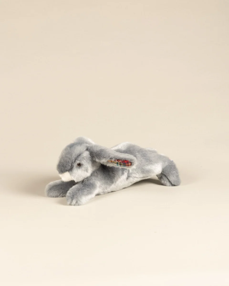 Lapin en Peluche Martin Bleu Gris Ecossais - Vins Perlin Rouges Harmonieux pour Chaque Occasion