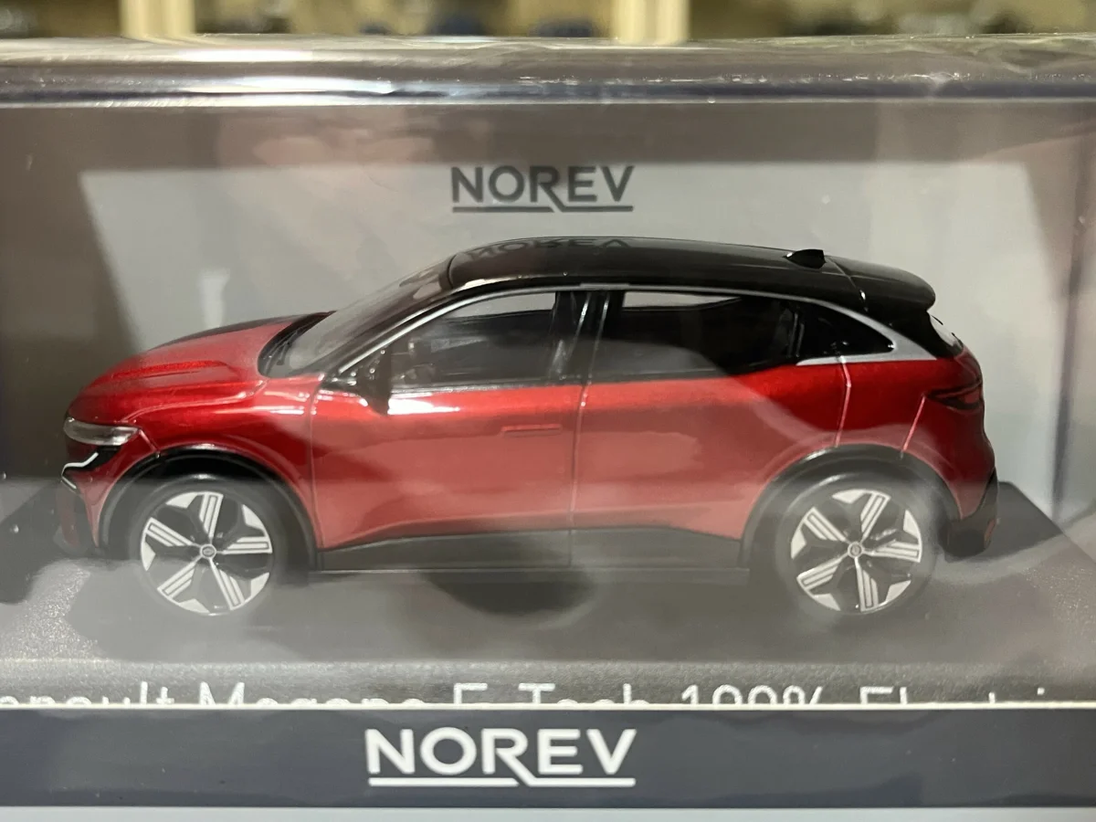 Renault Megane E-Tech Electrique Rouge Flamme Noir 1/43 Vins Rouges Harmonieux Occasion
