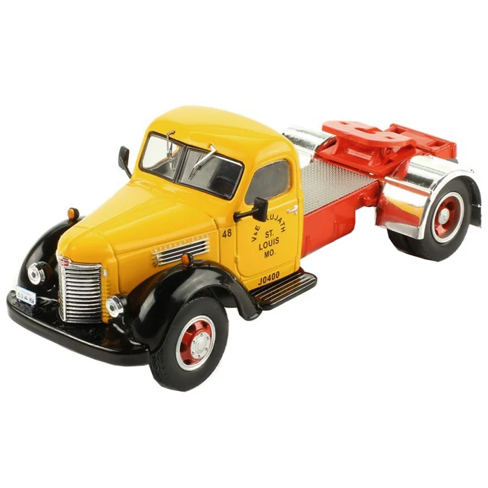IHC KB 7 1948 au 1/43ème IXO - Accessoires Outdoor pour Plus de Liberté de Barres Mouvement