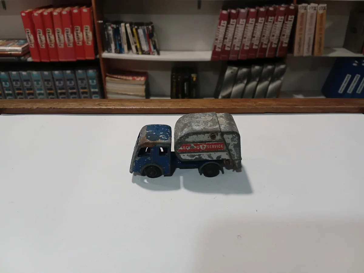Tippax Refuse Collector n°15 Matchbox 1/100 - Vins Rouges Harmonieux pour Chaque Occasion Pali A Grammar of The Language of The Theravada Tipitaka TH Oberlies Berlin  2001 600dpi Lossy PDF | PDF | Pali | Sanskrit