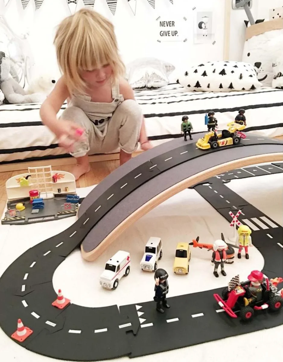 Pistes de course flexible Waytoplay - Ringroad - Way to play - Boutique Maman & Bébé – Produits Essentiels au Quotidien Pistes de course en plastique - Voitures jouets amusantes et éducatives  pour enfants